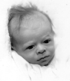 Tom as an infant - tom0.GIF - 20K