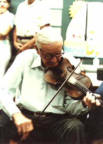 Tommy Jarrell at Beulah School, 1980