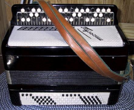Tuljskii Bayan, a Russian B-system chromatic button accordion made in Tula