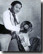 Sol Hoopii photo courtesy Rounder Records 